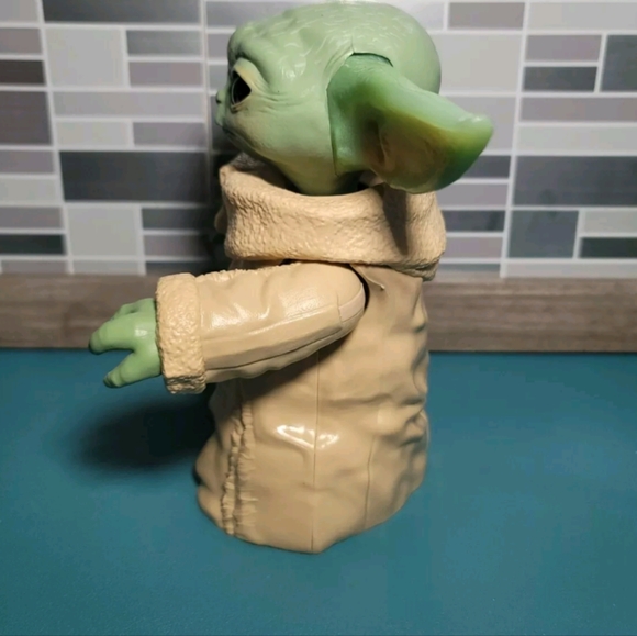 Star Wars The Mandalorian Baby Yoda posable action - Picture 7 of 11